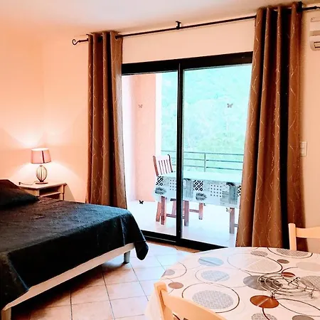 Lägenhetshotell A Barcella Porto (Corsica)