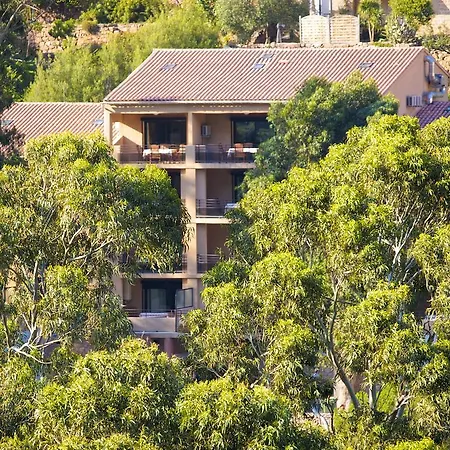 A Barcella Porto (Corsica)