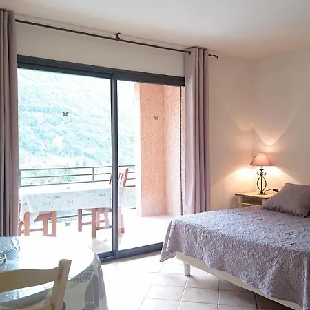 A Barcella Porto (Corsica)