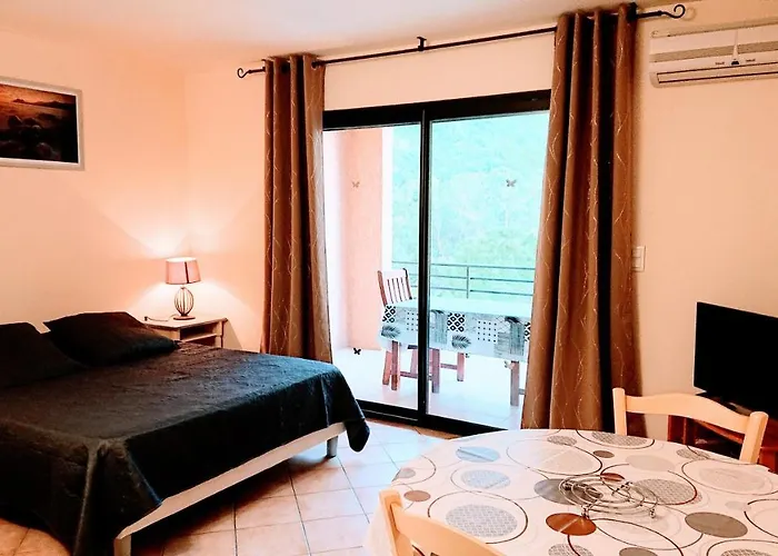 Lägenhetshotell A Barcella Porto (Corsica)